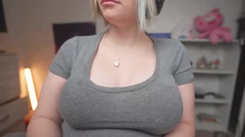 Krystal Syx online show from November 9, 9:15 pm