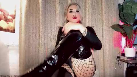 kylie online show from October 4, 10:05 am