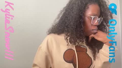 Kylie Snow online show from February 11, 7:00 pm