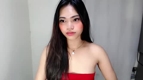 laire online show from April 4, 6:00 am