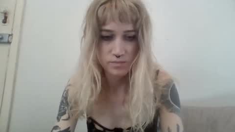 laylahloveless online show from October 17, 12:47 am