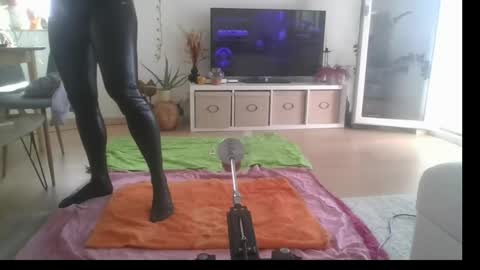 leontorax online show from March 19, 1:11 pm