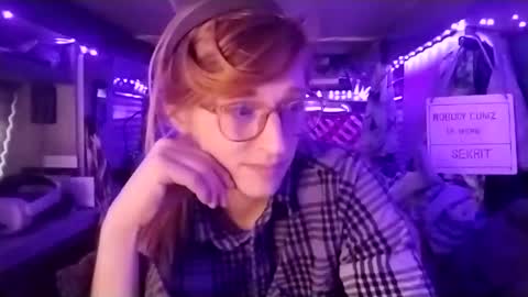 LesleyGumGrass- The Boring Trans girl online show from February 9, 7:30 pm