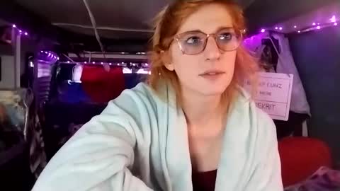 LesleyGumGrass- The Boring Trans girl online show from February 21, 5:53 pm