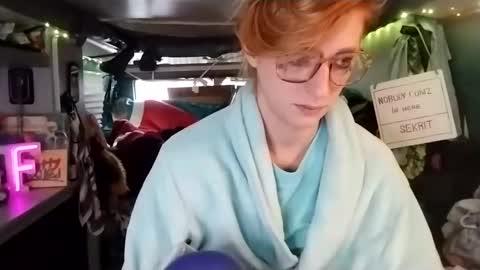 LesleyGumGrass- The Boring Trans girl online show from February 28, 7:25 pm