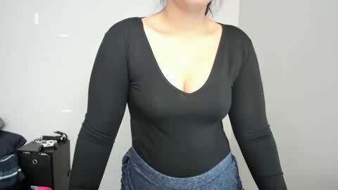 Mai online show from December 19, 9:09 pm