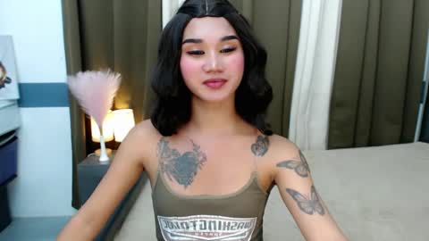 LILY online show from April 6, 5:24 pm