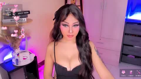 Snapshot of lil_m1ss_silly chatting on September 16, 12:42 pm Miss Lily online show from September 16, 12:42 pm