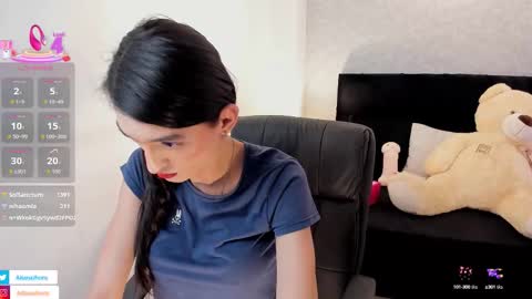 lily_cash1 online show from September 29, 7:46 pm