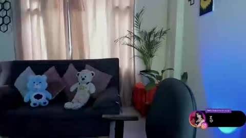   online show from February 27, 9:43 pm