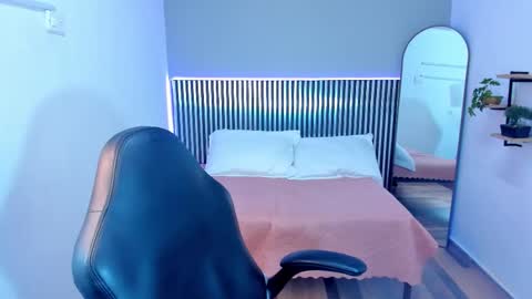 L I T T L E A L L I online show from December 23, 1:10 am