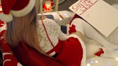 Snapshot of littleonecd chatting on December 12, 1:32 am Cadence online show from December 12, 1:32 am