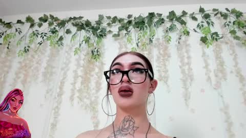 Liz Luna online show from June 1, 4:03 am