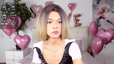 lizzydelrey online show from February 15, 8:40 pm