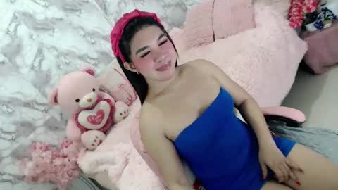 Thea online show from April 8, 8:32 pm