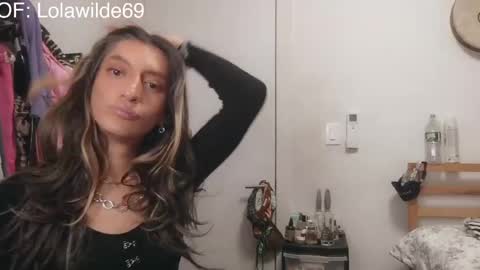 Lolita Wildes Back  online show from December 8, 10:30 am