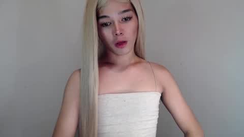 Snapshot of louilalicious chatting on March 6, 11:21 am louilalicious online show from March 6, 11:21 am