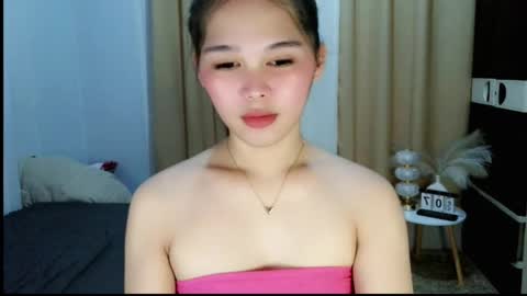louilalicious online show from June 8, 1:28 am