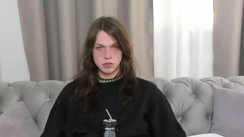 louis online show from April 17, 3:35 pm