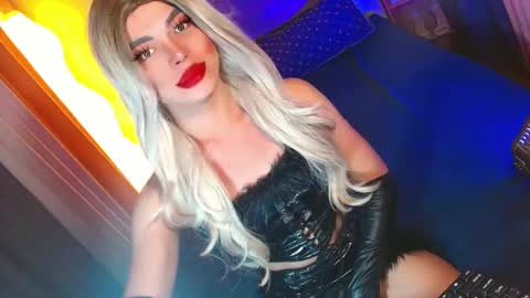 lovelymiss_shyna11 online show from March 9, 11:03 am