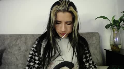 luciiana online show from April 11, 11:25 am