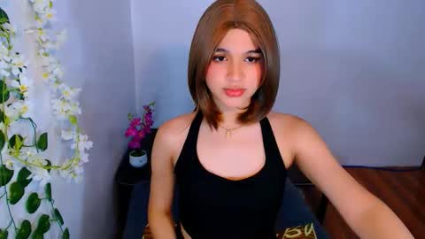 queen lux online show from November 19, 8:20 pm