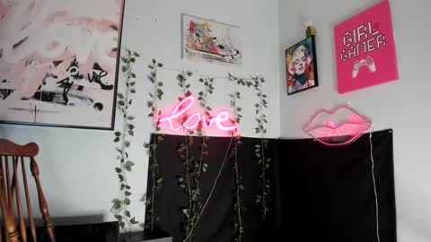 Maddi Avalon online show from December 22, 5:56 am