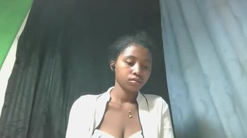 mamieriela online show from April 23, 2:41 pm