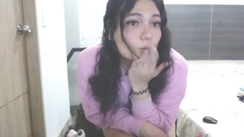 Snapshot of mariabril77 chatting on October 15, 12:49 pm Call me Mara  online show from October 15, 12:49 pm