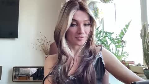 Mari online show from March 13, 9:37 am