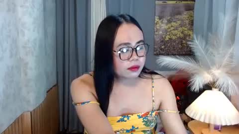 LEAH online show from February 7, 4:46 pm