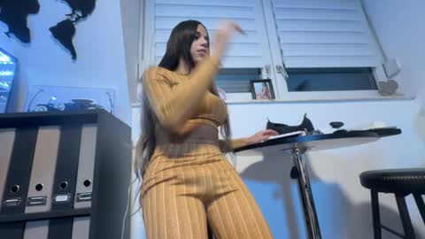   online show from November 12, 8:30 pm