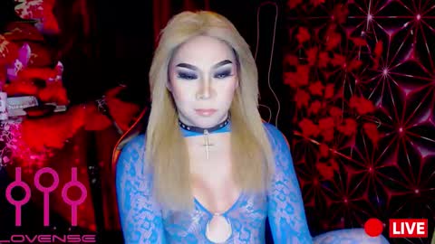 THE QUEEN ALPHA   Queen Medusa Prey online show from December 20, 5:41 pm