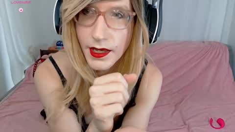 Snapshot of mellowditz chatting on October 17, 7:50 pm Melody Day online show from October 17, 7:50 pm