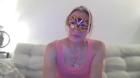 miamitransgirl305 online show from April 5, 4:21 am