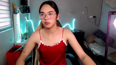 Mia online show from February 19, 8:44 am