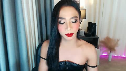 michaelagoddess online show from June 3, 8:37 am