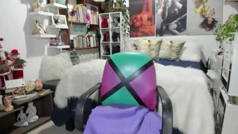 michelle apihel online show from December 16, 11:10 pm