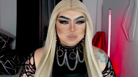 Michelle online show from December 1, 6:21 pm