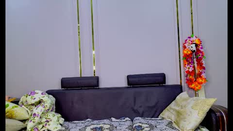 mikameow online show from June 18, 4:33 pm