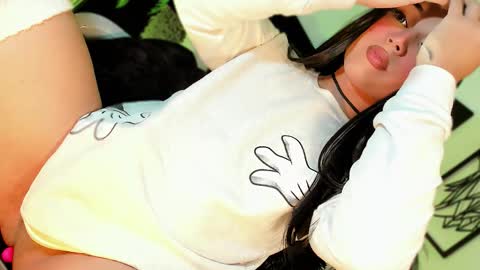 miss_zz online show from March 13, 7:19 pm