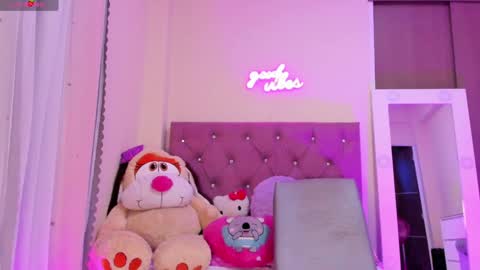 Gisell   Gigi online show from January 24, 2:51 pm