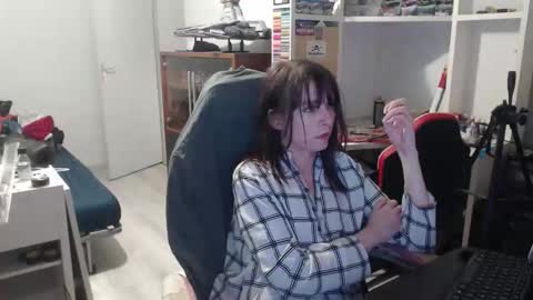 missthon online show from February 24, 7:07 pm