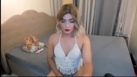 K Y R I E  online show from October 12, 12:18 pm