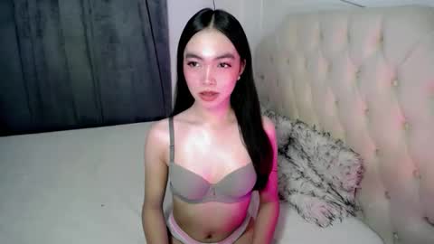 CRISHA  online show from April 3, 9:18 am