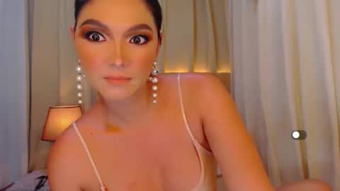 Leah online show from April 2, 8:34 am