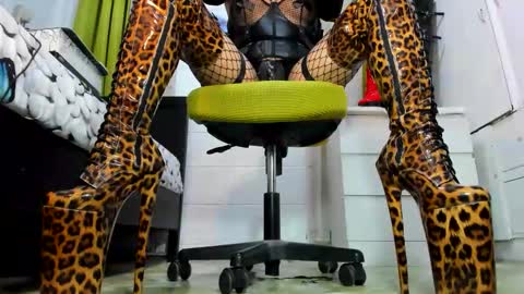 Tiffany online show from March 17, 10:22 pm