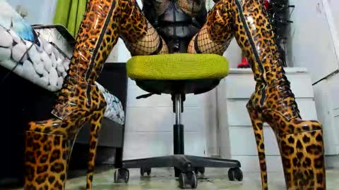 Tiffany online show from April 13, 10:08 am