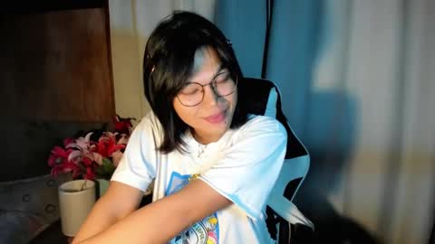 Momo online show from December 6, 9:49 am
