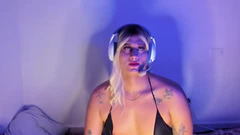 veronika ind online show from March 7, 8:25 pm